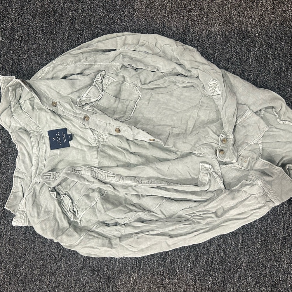American Eagle Outfitters Button Down Shirt